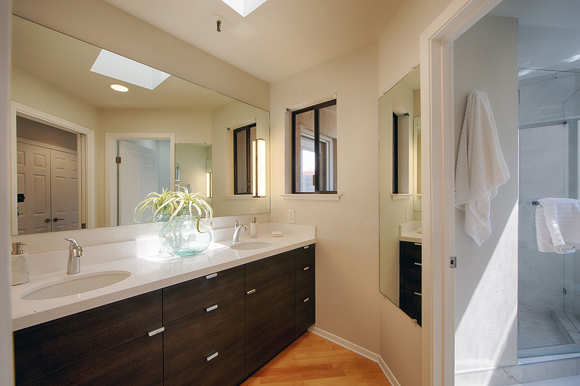 Master Bath (A) Picture - 365 Forest Ave 5b, Palo Alto 94301 Master Bath (A) picture - 365 Forest Ave 5b, Palo Alto 94301