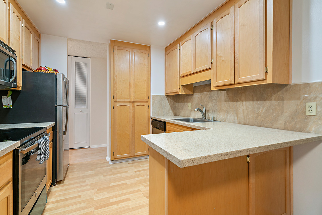 Kitchen - 1720 Halford Ave 327, Santa Clara 95051