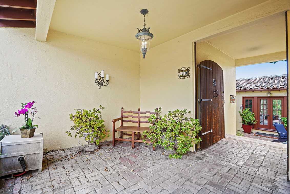Patio (A) picture - 30 Hilltop Dr, San Carlos 94070
