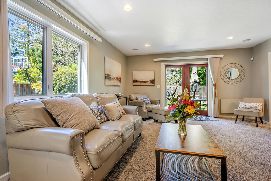 Living Room - 530 Irven Ct, Palo Alto 94306