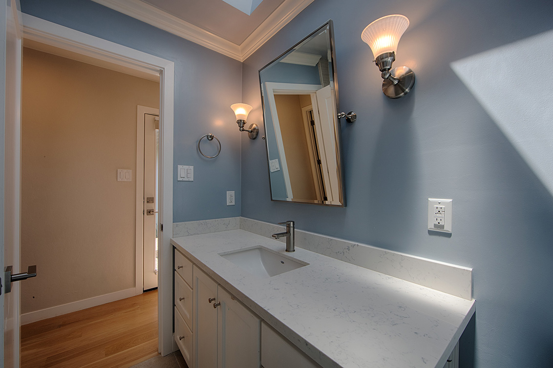 Bathroom 2 (C) picture - 136 Lyndhurst Ave, San Carlos 94070