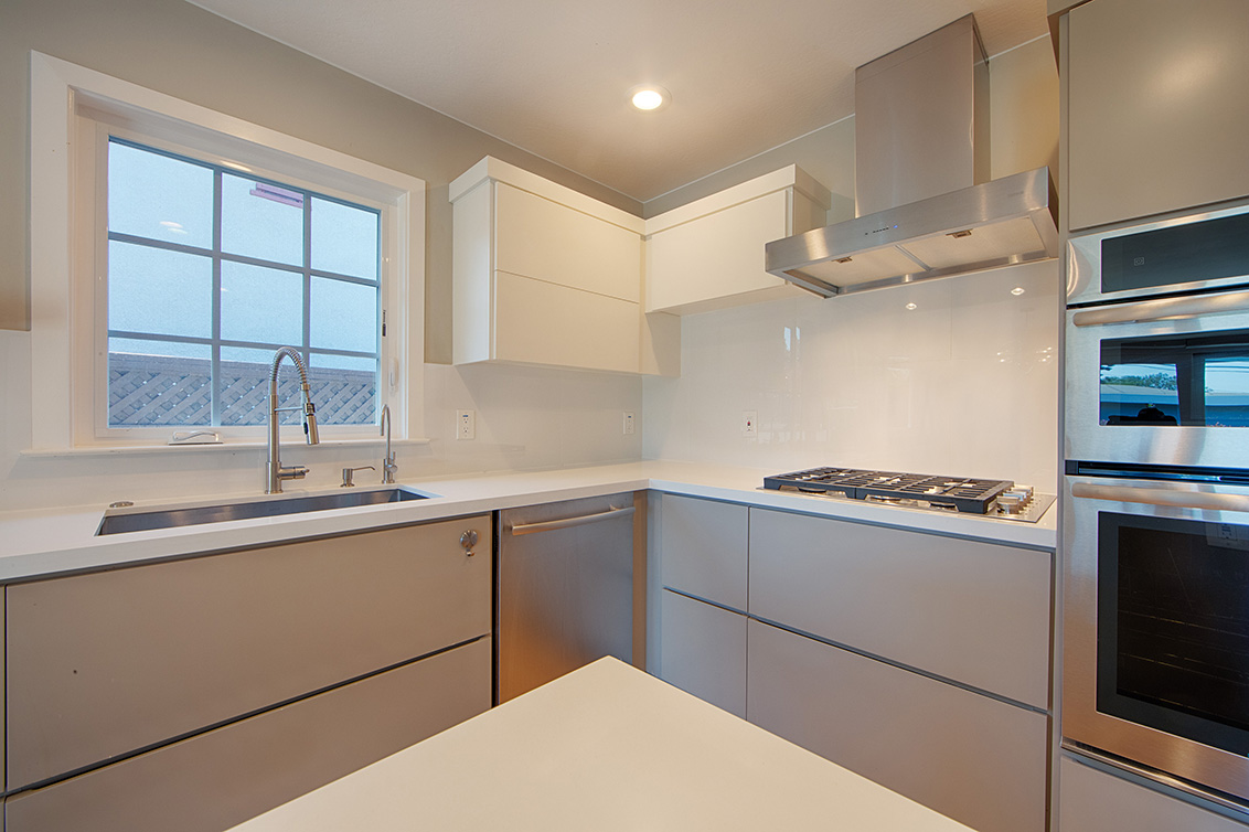 Kitchen (D) picture - 136 Lyndhurst Ave, San Carlos 94070