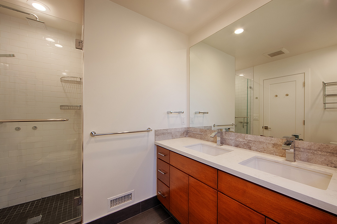 Master Bath (A) picture - 136 Lyndhurst Ave, San Carlos 94070