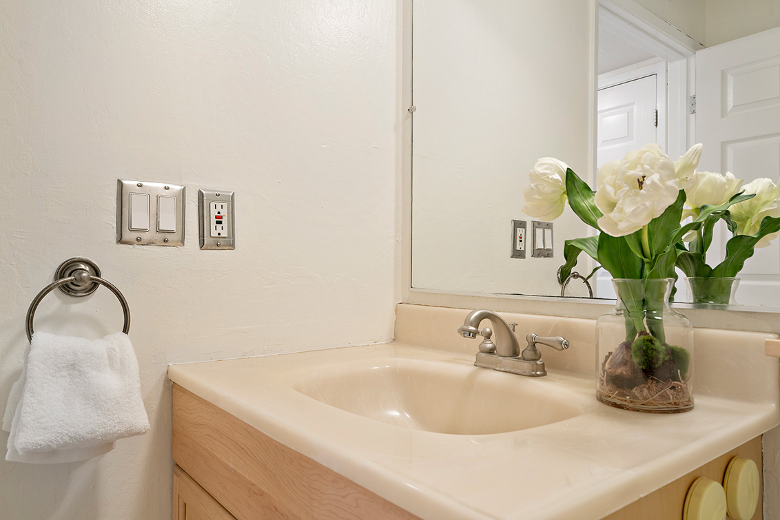 Half Bath (B) picture - 1481 Marlin Ave, Foster City 94404