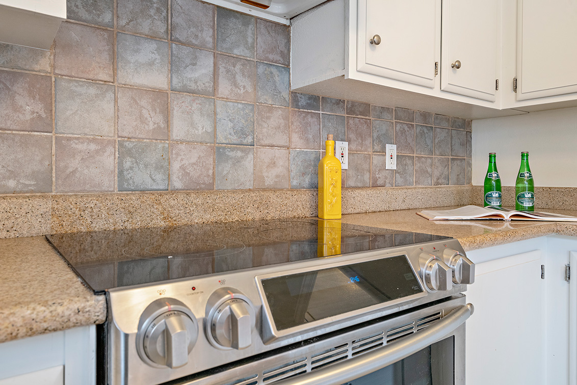 Kitchen Range (A) picture - 1481 Marlin Ave, Foster City 94404