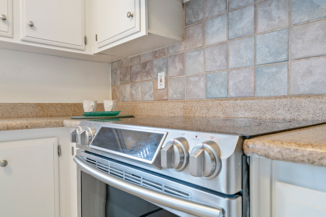 Kitchen Range (B) picture - 1481 Marlin Ave, Foster City 94404