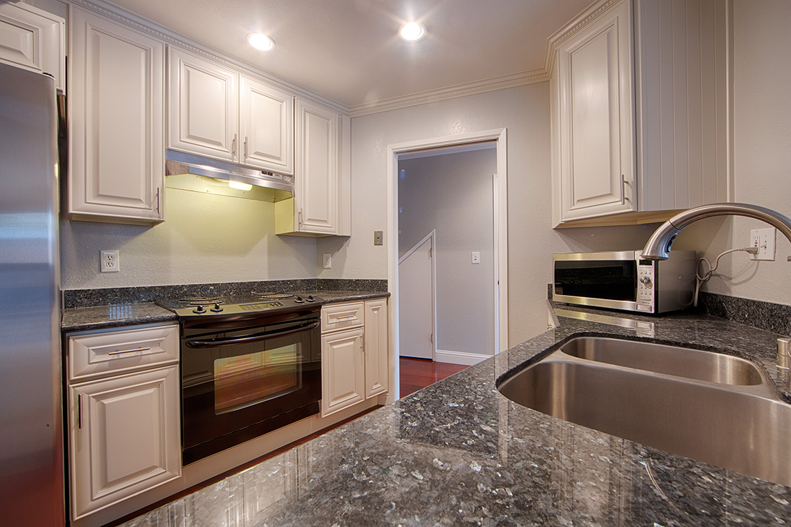 Kitchen (B) Picture - 406 Pepper Ave, Palo Alto 94306 Kitchen (B) picture - 406 Pepper Ave, Palo Alto 94306