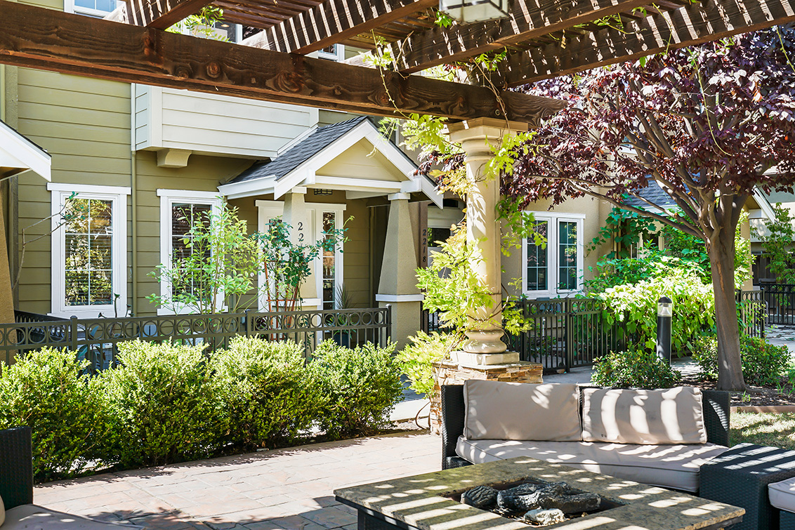 Common Patio (B) Picture - 2214 Raspberry Ln, Mountain View 94043 Common Patio (B) picture - 2214 Raspberry Ln, Mountain View 94043