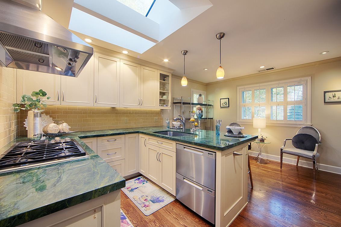 Kitchen - 520 Rhodes Dr, Palo Alto 94303