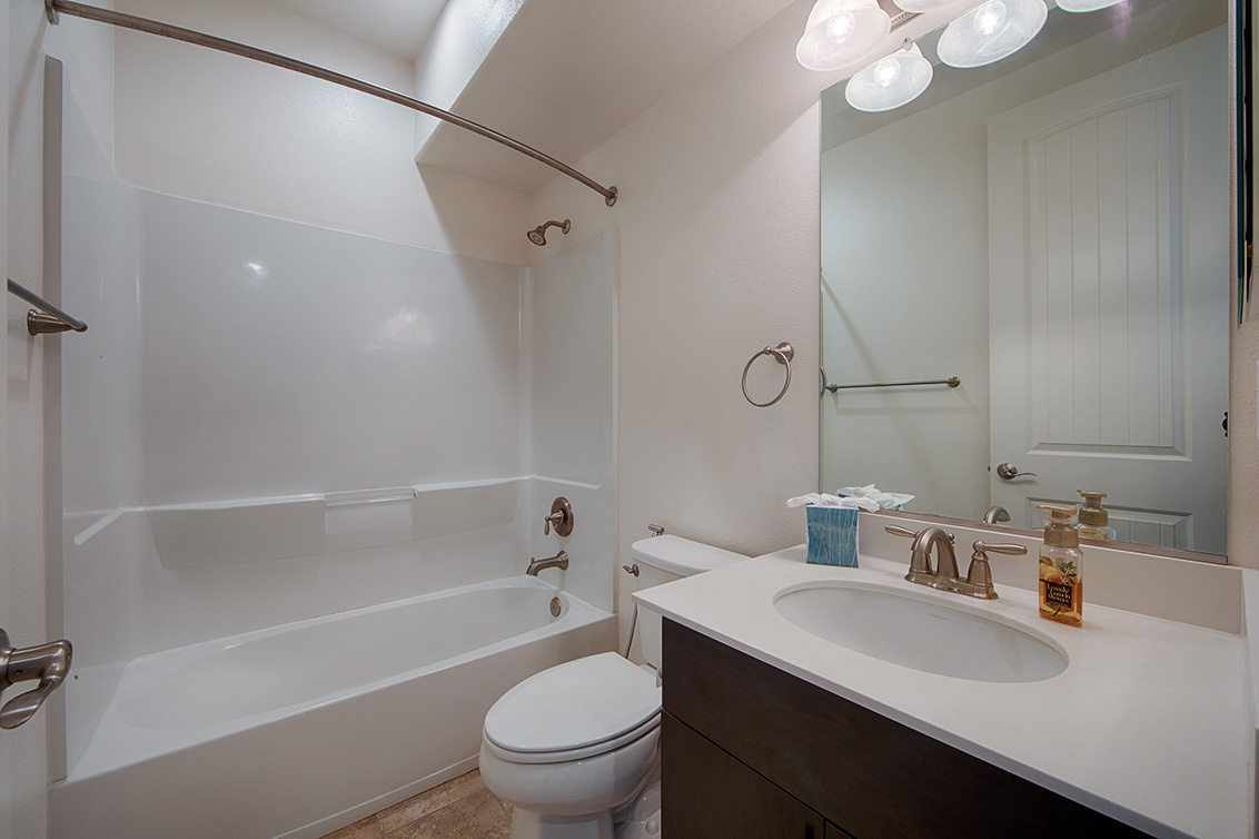 Bathroom 2 (A) Picture - 1970 Trento Loop, Milpitas 95035 Bathroom 2 (A) picture - 1970 Trento Loop, Milpitas 95035