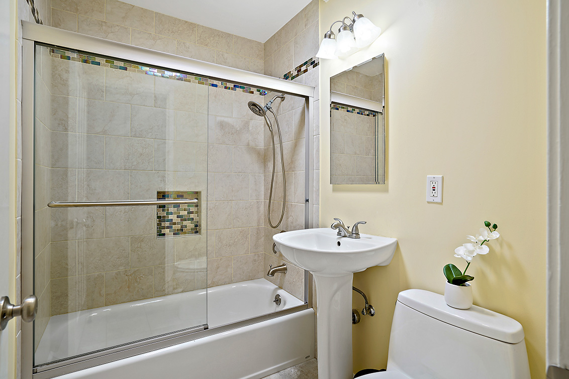 Bathroom 2 (A) Picture - 932 Tulane Dr, Mountain View 94040 Bathroom 2 (A) picture - 932 Tulane Dr, Mountain View 94040