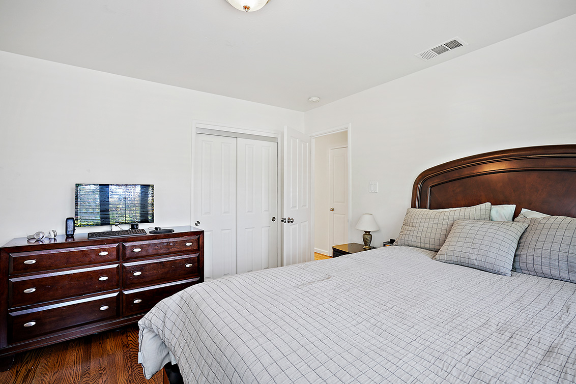 Bedroom 4 (B) Picture - 932 Tulane Dr, Mountain View 94040 Bedroom 4 (B) picture - 932 Tulane Dr, Mountain View 94040