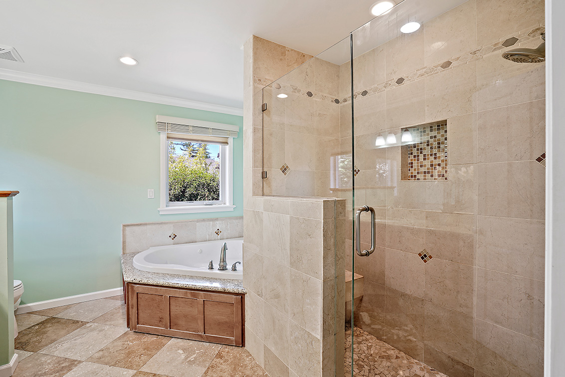 Master Bath (B) Picture - 932 Tulane Dr, Mountain View 94040 Master Bath (B) picture - 932 Tulane Dr, Mountain View 94040