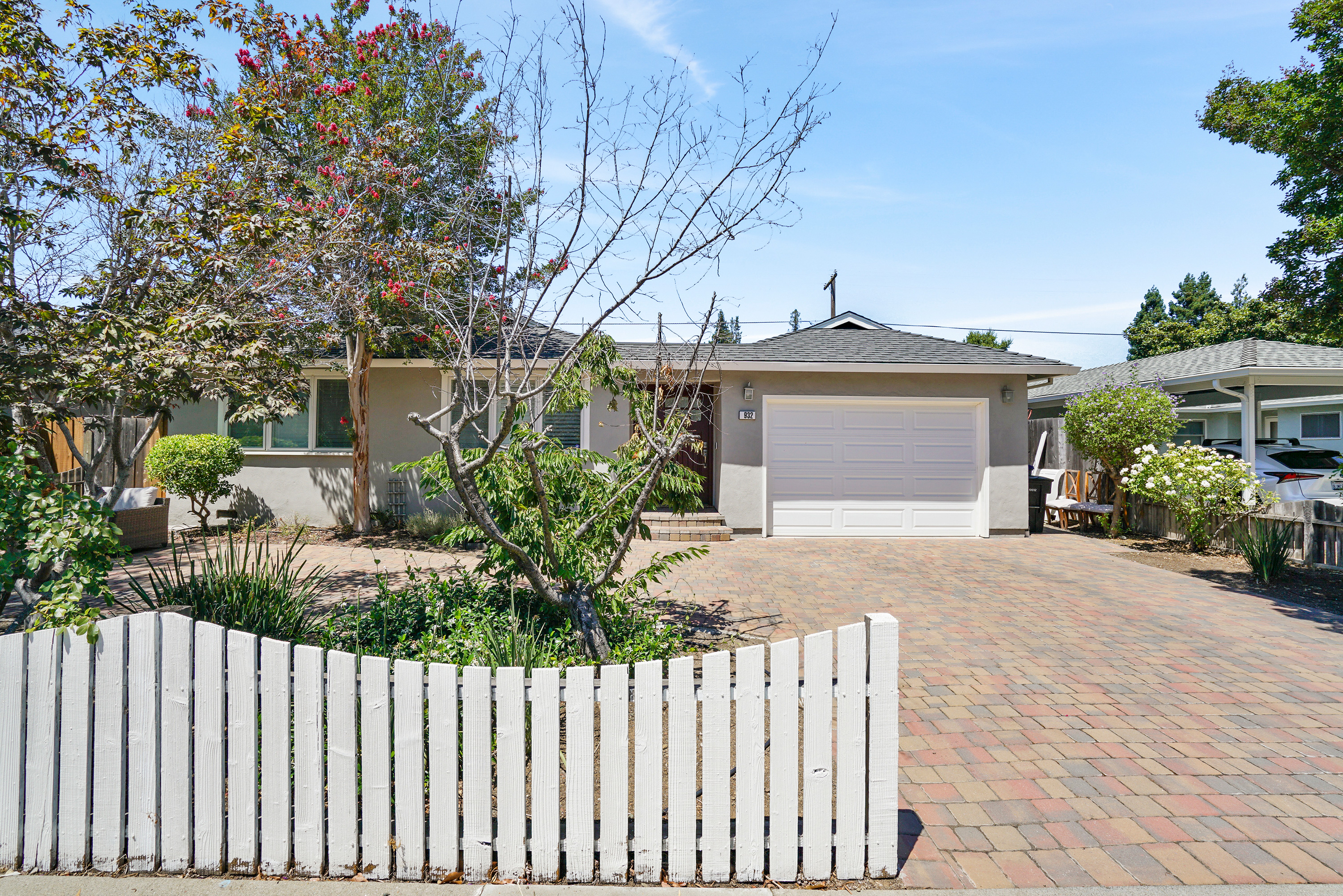 Tulane Dr - Miramonte Neighborhood