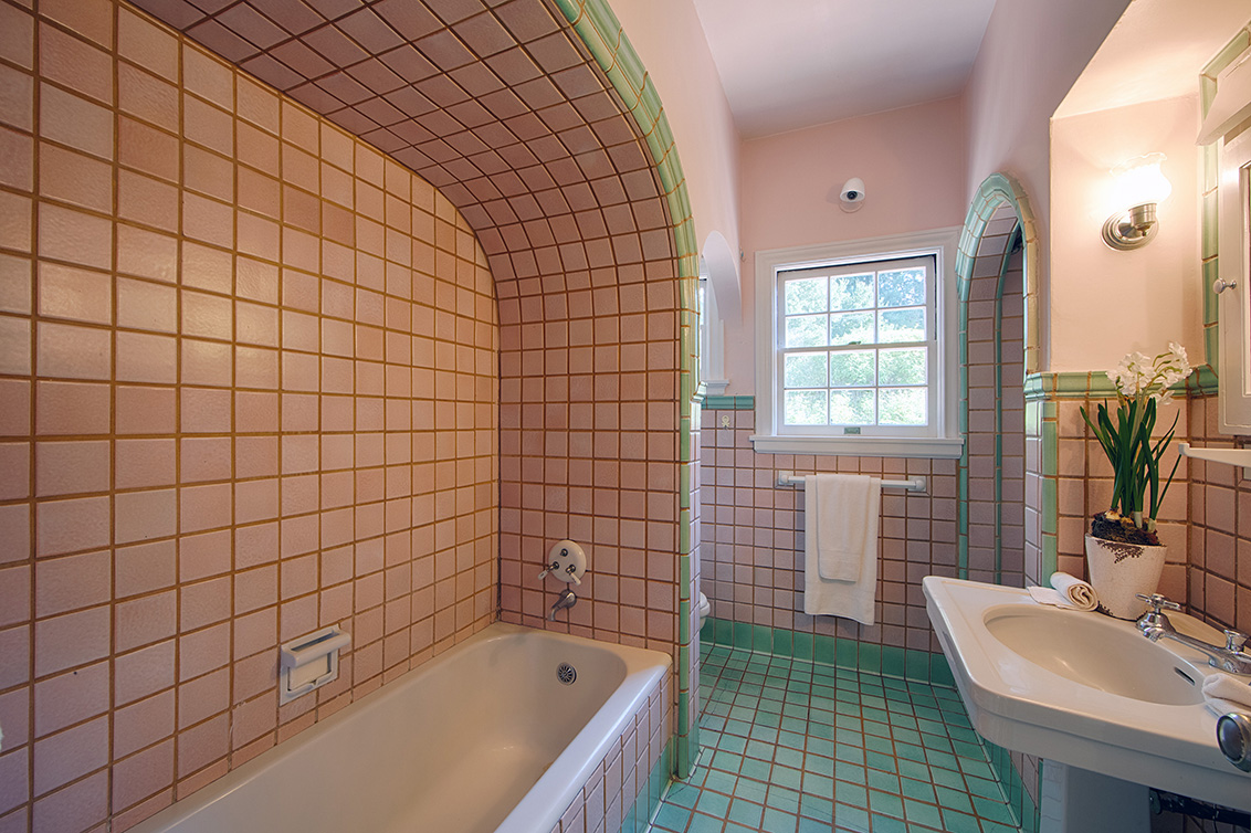 Bathroom 2 (A) picture - 1130 University Ave, Palo Alto 94301