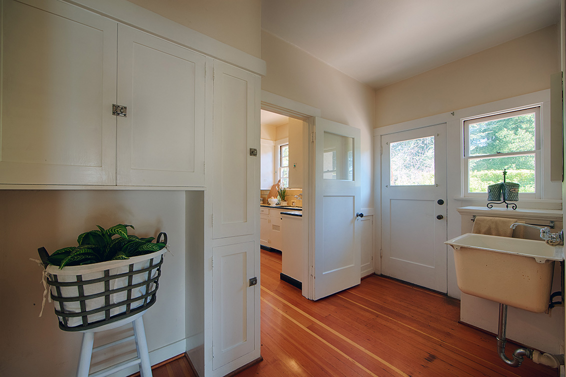 Laundry Room (A) Picture - 1130 University Ave, Palo Alto 94301 Laundry Room (A) picture - 1130 University Ave, Palo Alto 94301