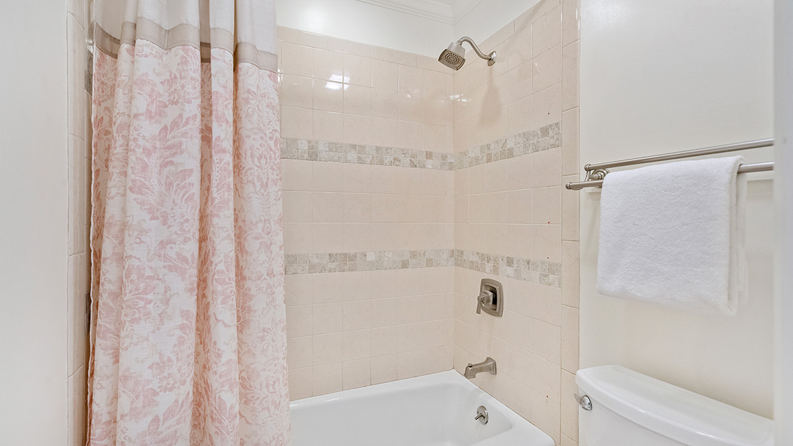 Bathroom (B) Picture - 225 W Red Oak Dr M, Sunnyvale 94086 Bathroom (B) picture - 225 W Red Oak Dr M, Sunnyvale 94086