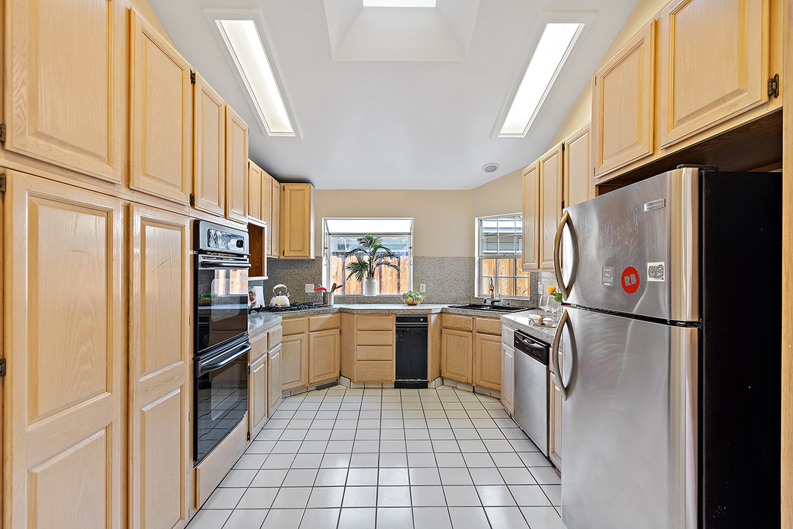 Kitchen - 2886 Emerson St, Palo Alto 94306