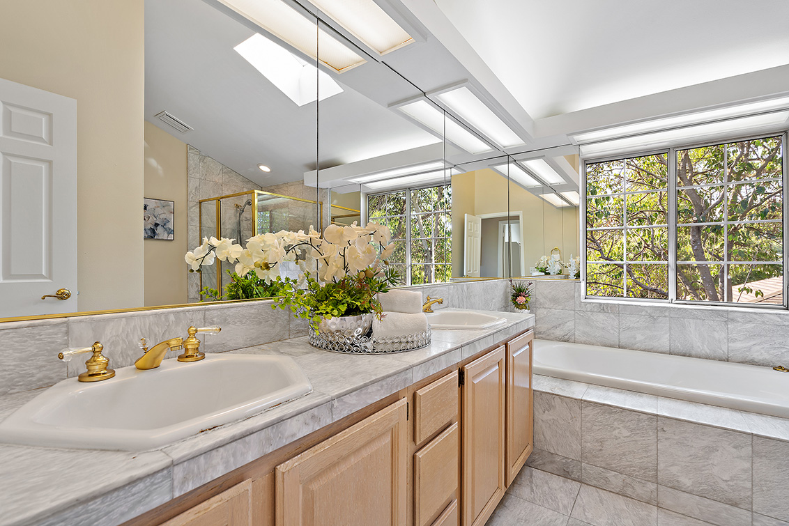 Master Bath (A) Picture - 2886 Emerson St, Palo Alto 94306 Master Bath (A) picture - 2886 Emerson St, Palo Alto 94306