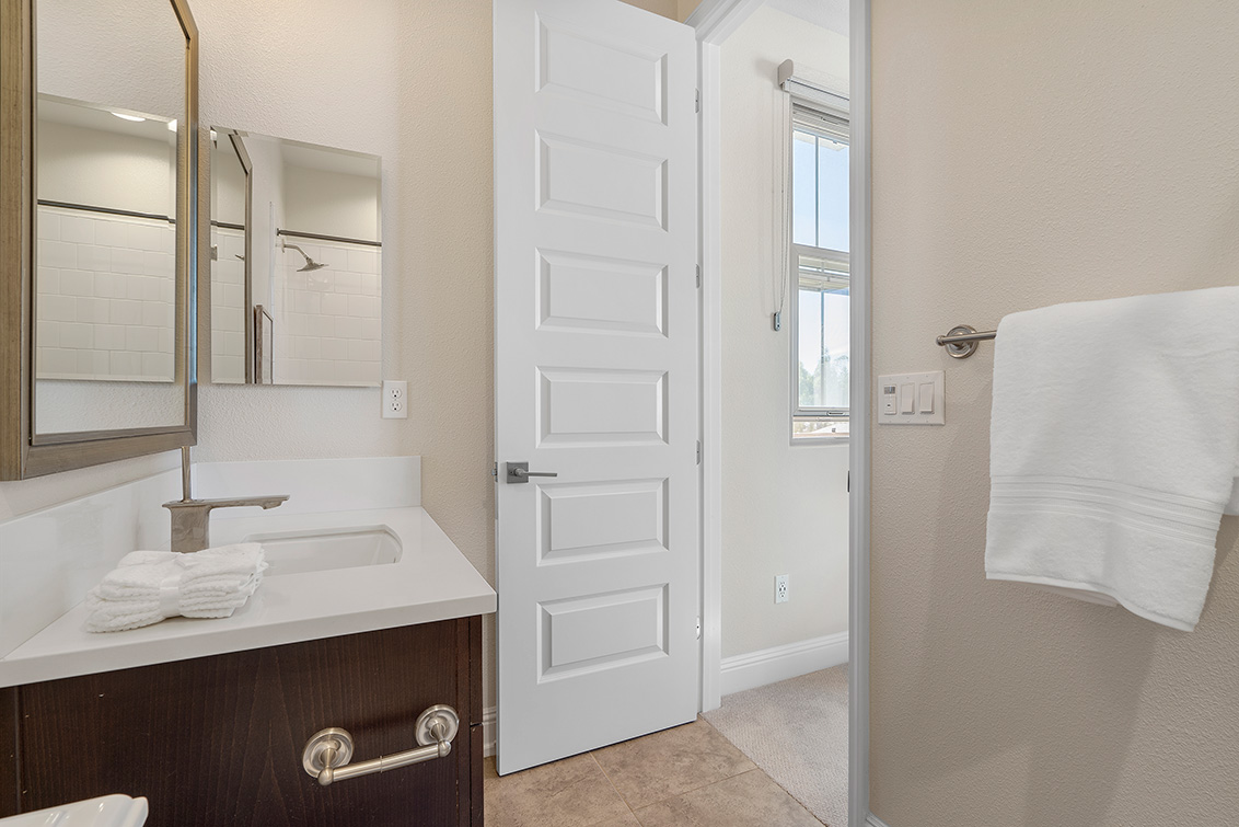 Bathroom 2 (B) Picture - 139 Fairchild Dr, Mountain View 94043 Bathroom 2 (B) picture - 139 Fairchild Dr, Mountain View 94043