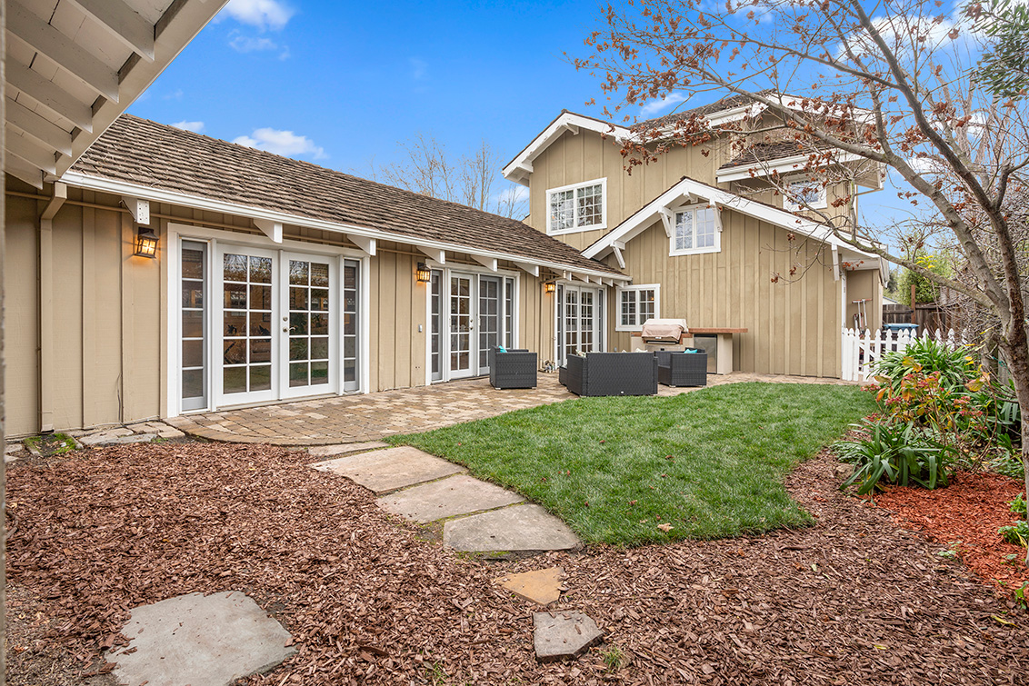 Backyard (A) picture - 2342 Middlefield Rd, Palo Alto 94301