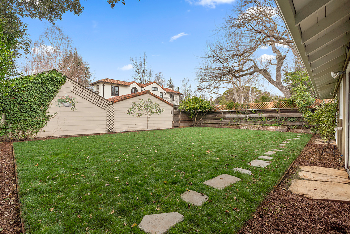 Backyard (B) picture - 2342 Middlefield Rd, Palo Alto 94301