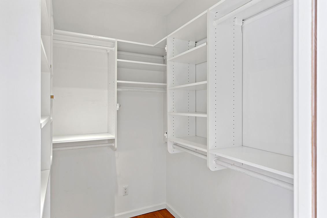 Closet (A) picture - 2342 Middlefield Rd, Palo Alto 94301