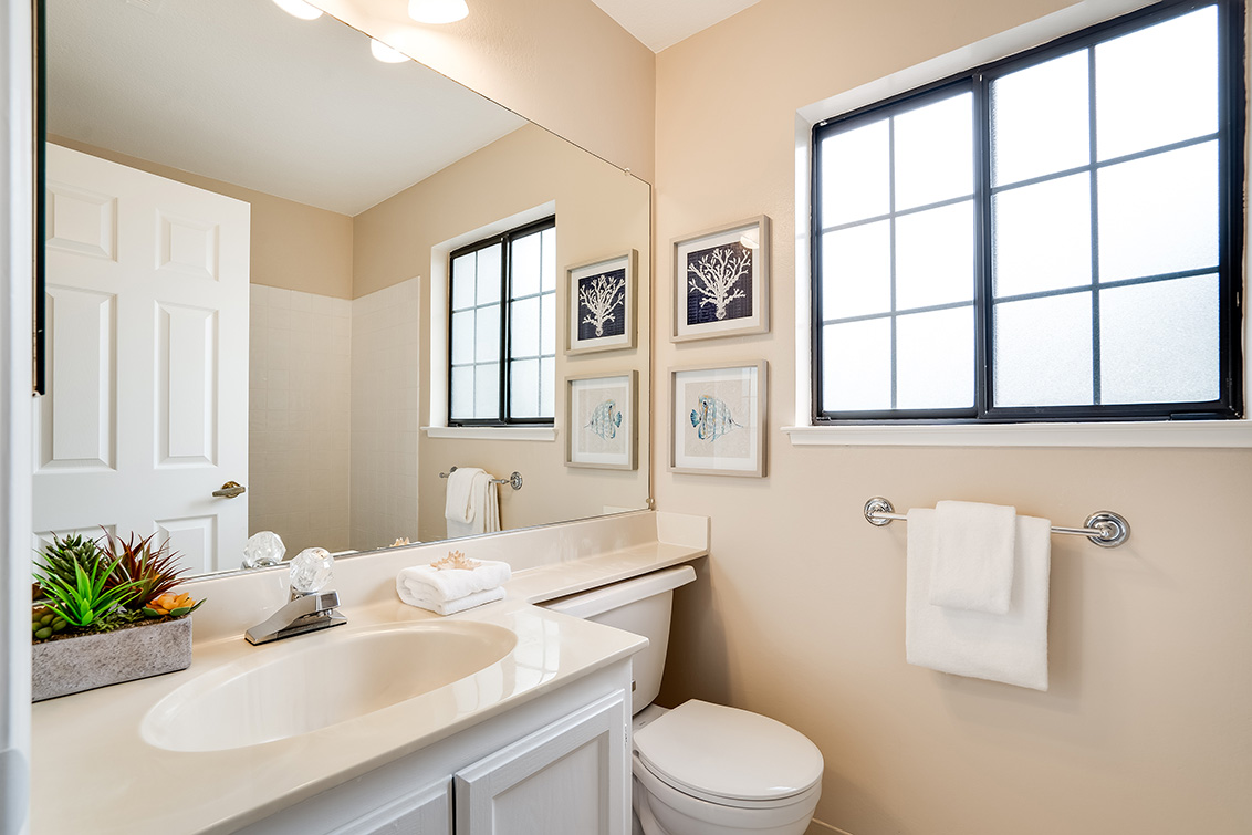 Bathroom 2 (A) picture - 452 Mountain Laurel Ct, Mountain View 94043