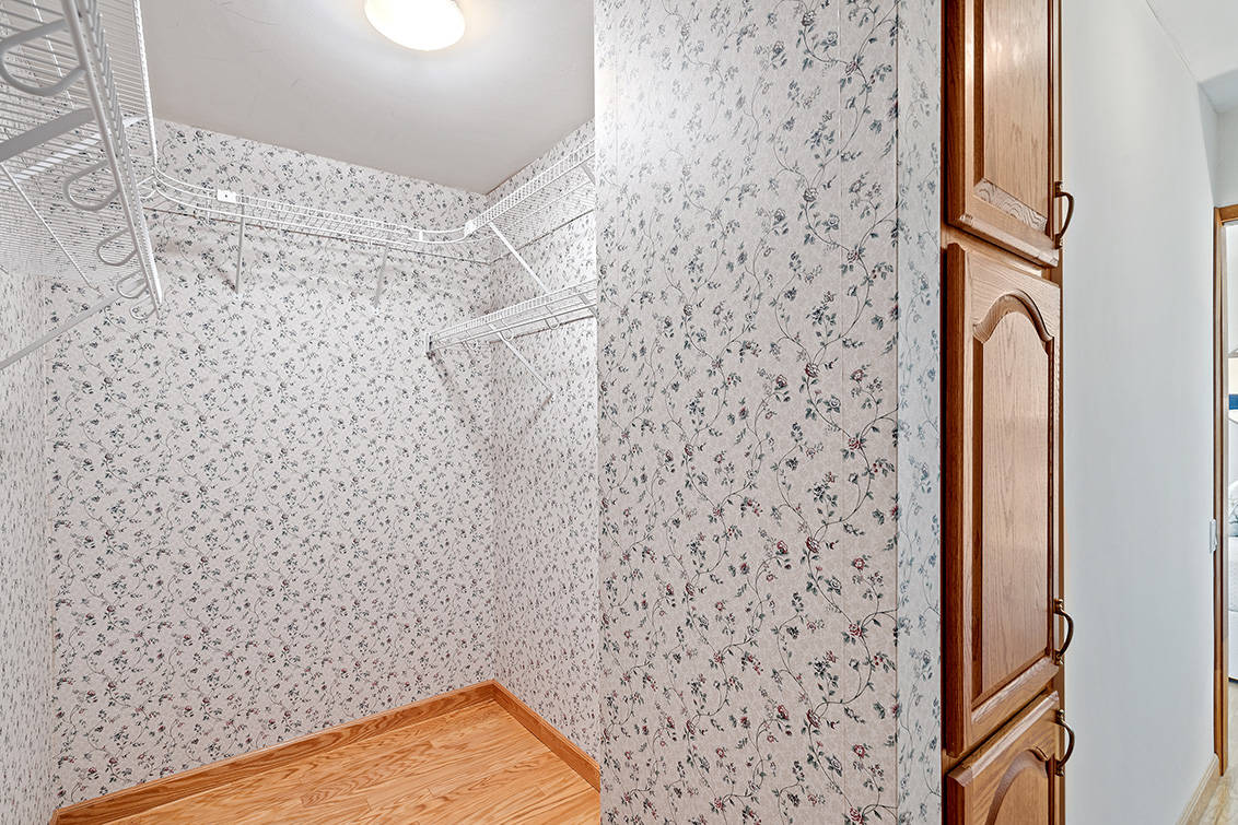 Master Closet (A) picture - 365 Quay Ln, Redwood Shores 94065