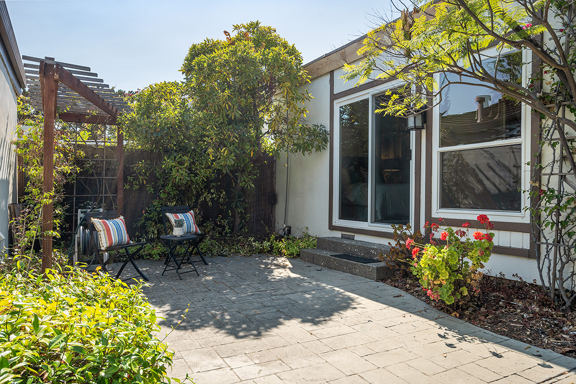 Patio (A) picture - 365 Quay Ln, Redwood Shores 94065