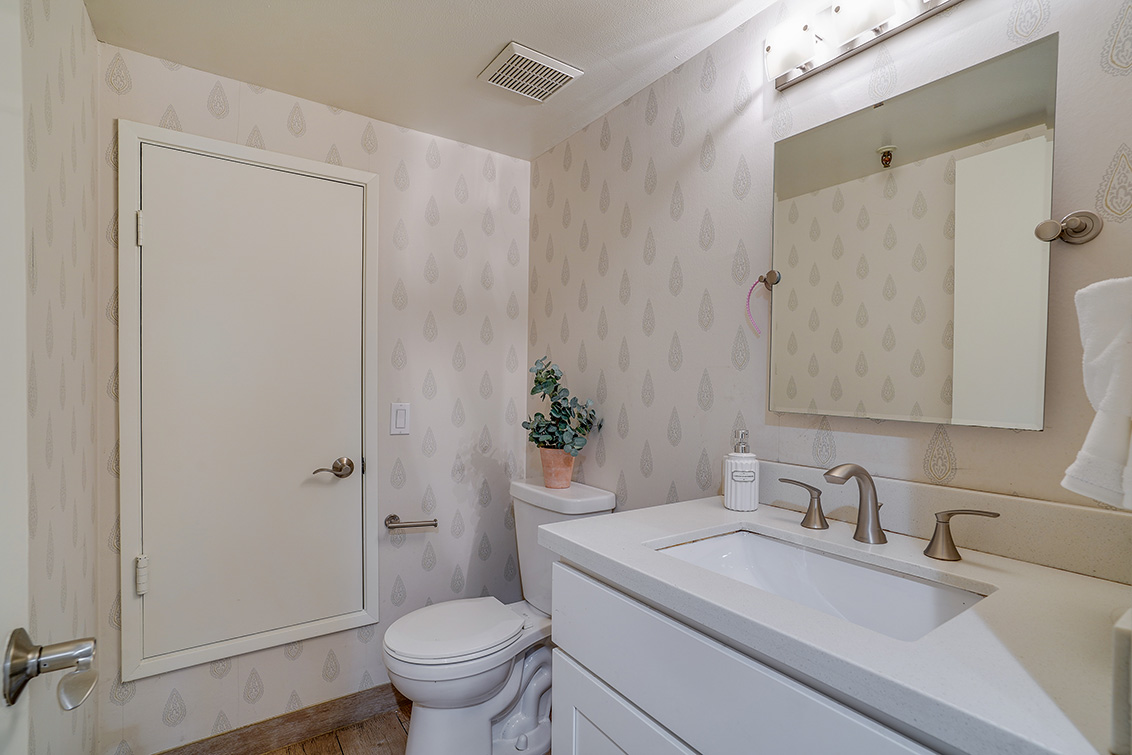 Half Bath (A) Picture - 49 Showers Dr F433, Mountain View 94040 Half Bath (A) picture - 49 Showers Dr F433, Mountain View 94040