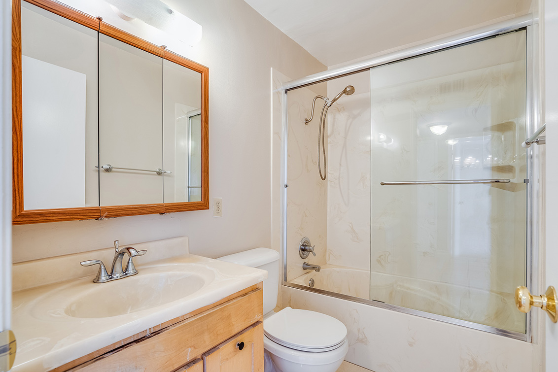 Bathroom 2 (A) Picture - 2450 W Bayshore Rd 9, Palo Alto 94303 Bathroom 2 (A) picture - 2450 W Bayshore Rd 9, Palo Alto 94303