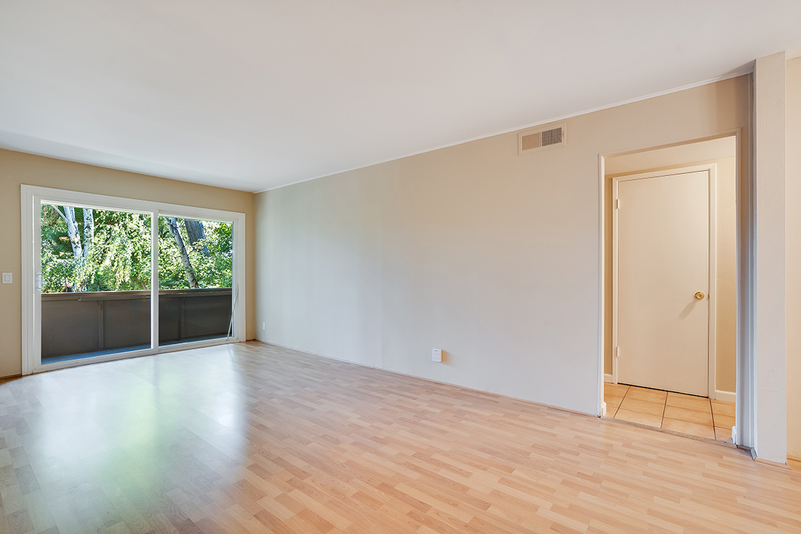 Living Room - 2450 W Bayshore Rd 9, Palo Alto 94303