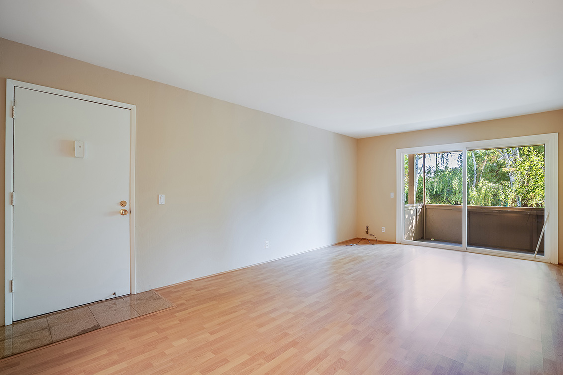 Living Room (D) Picture - 2450 W Bayshore Rd 9, Palo Alto 94303 Living Room (D) picture - 2450 W Bayshore Rd 9, Palo Alto 94303