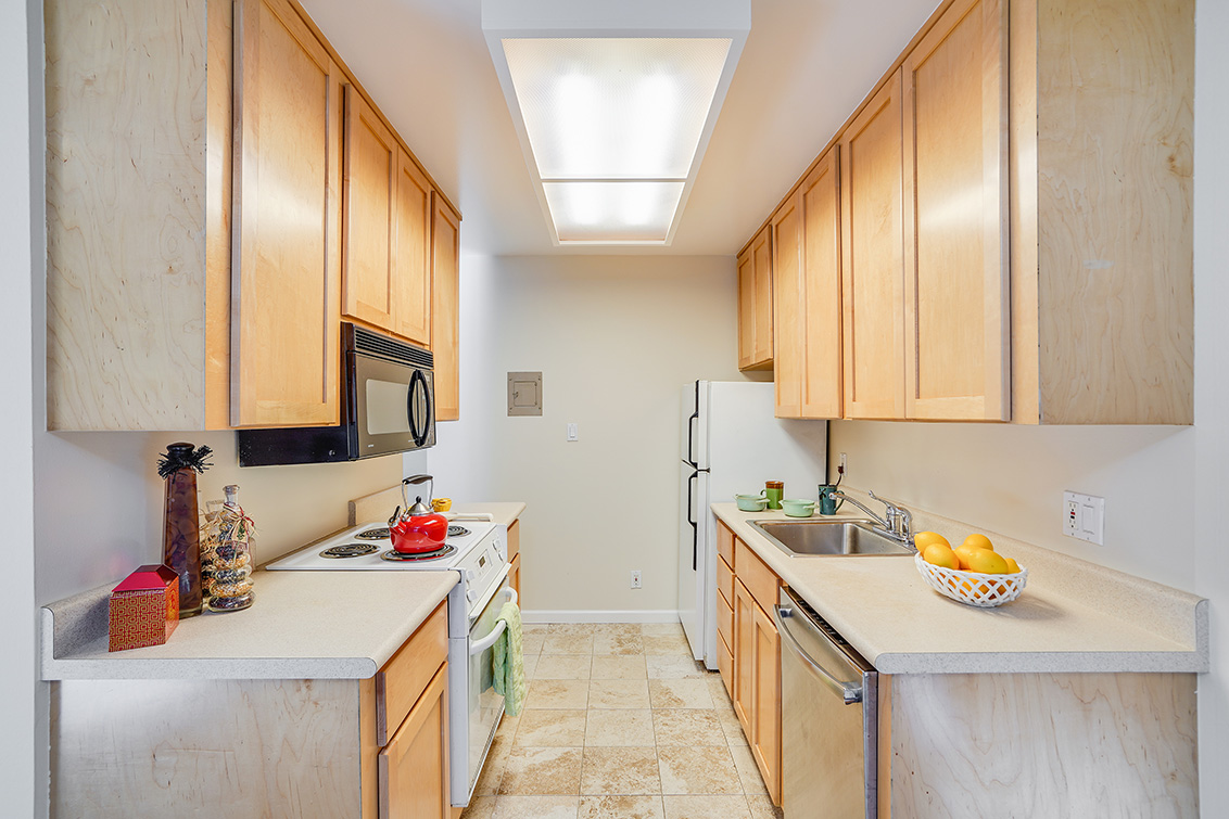 Kitchen - 505 Cypress Point Dr 45, Mountain View 94043
