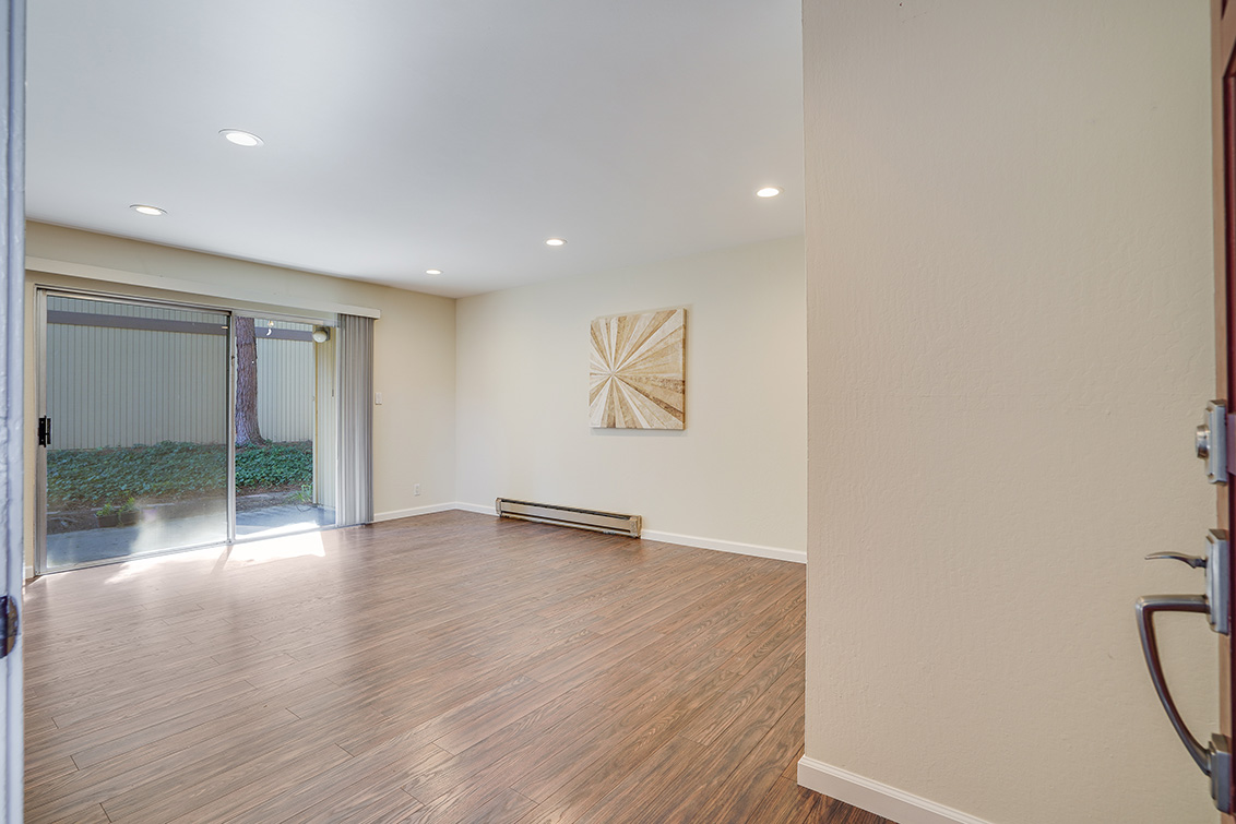 Living Room - 505 Cypress Point Dr 45, Mountain View 94043