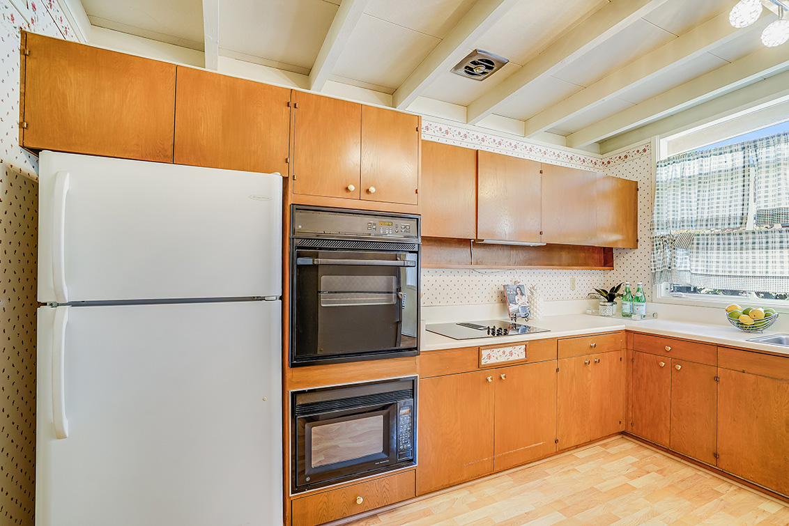 Kitchen - 869 E Meadow Dr, Palo Alto 94303
