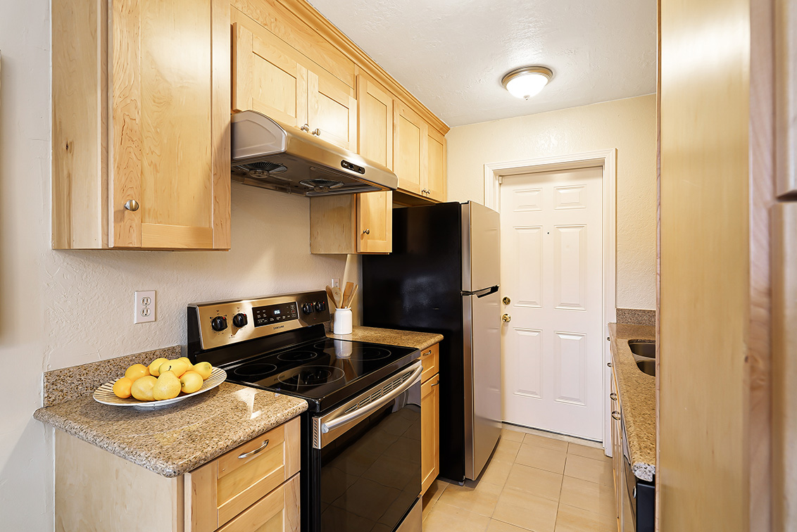 Kitchen - 3341 La Selva St C, San Mateo 94403