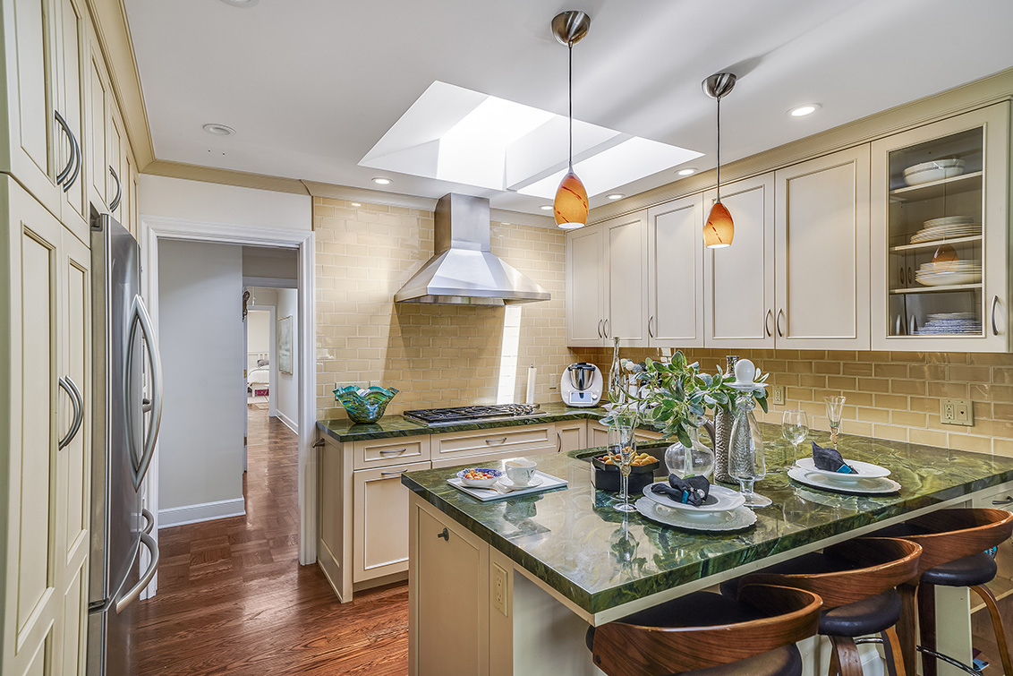Kitchen - 520 Rhodes Dr, Palo Alto 94303