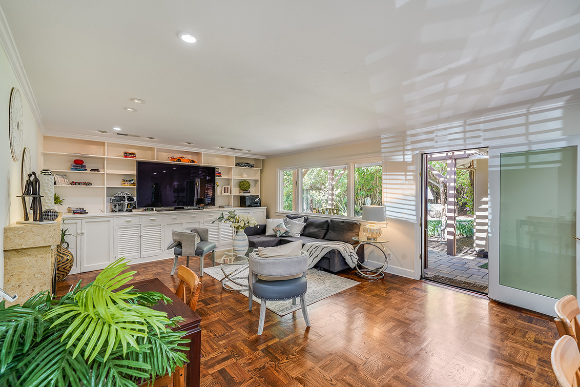 Living Room - 520 Rhodes Dr, Palo Alto 94303