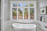 686 Spargur Dr, Los Altos 94022 - Master Bath Tub 