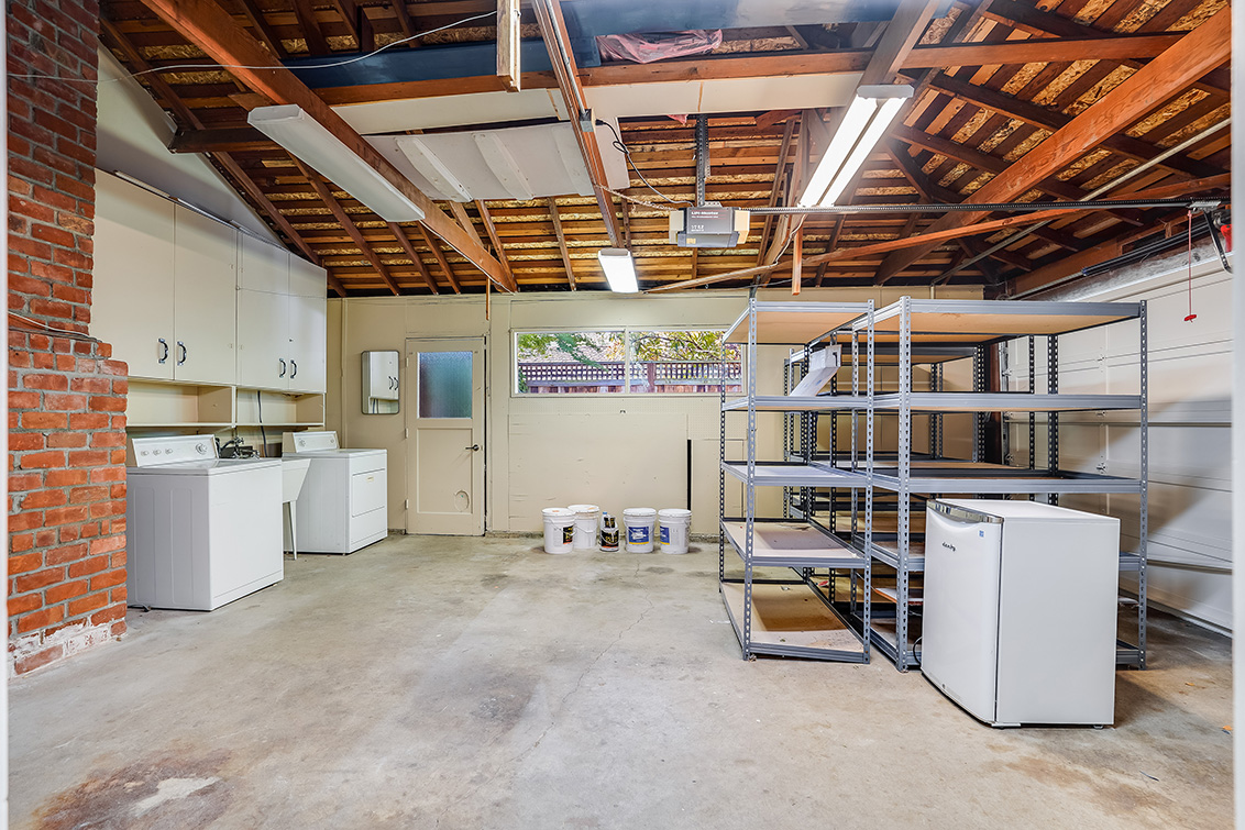 Garage (C) picture - 144 Walter Hays Dr, Palo Alto 94303