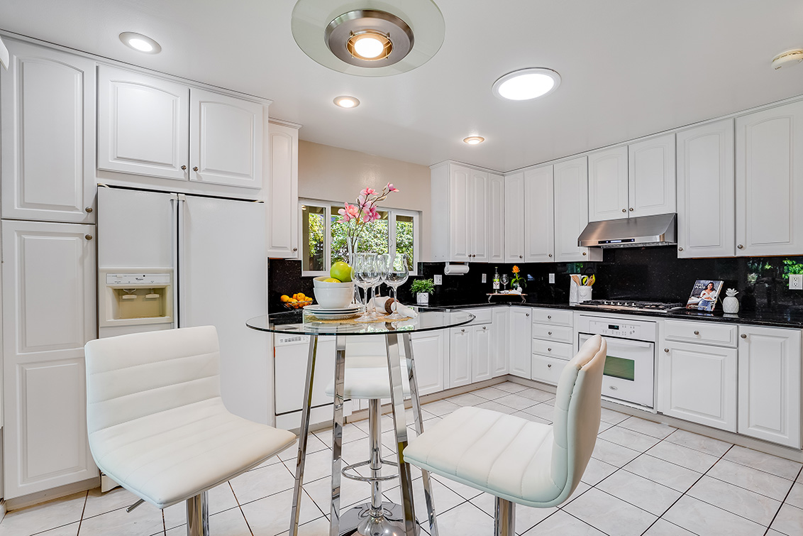 Kitchen - 144 Walter Hays Dr, Palo Alto 94303