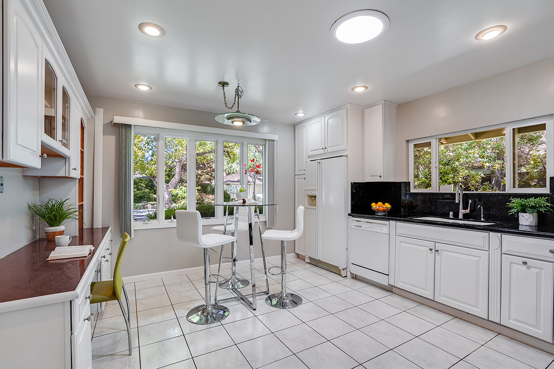 Kitchen (C) picture - 144 Walter Hays Dr, Palo Alto 94303