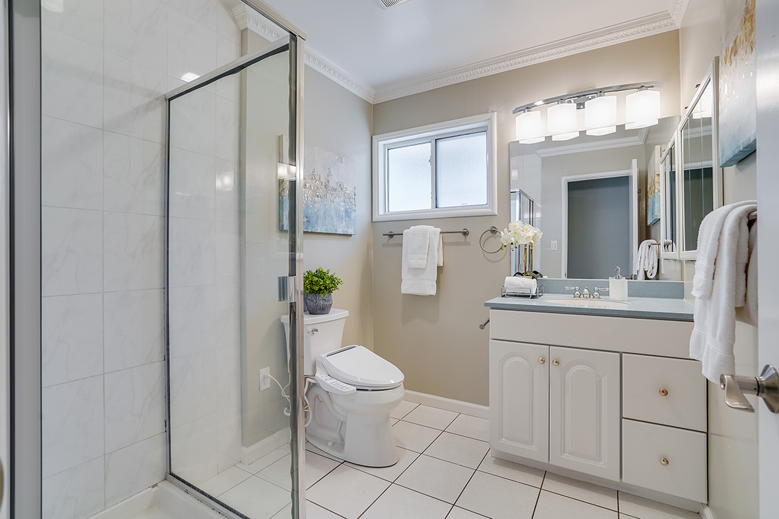 Master Bath (A) picture - 144 Walter Hays Dr, Palo Alto 94303