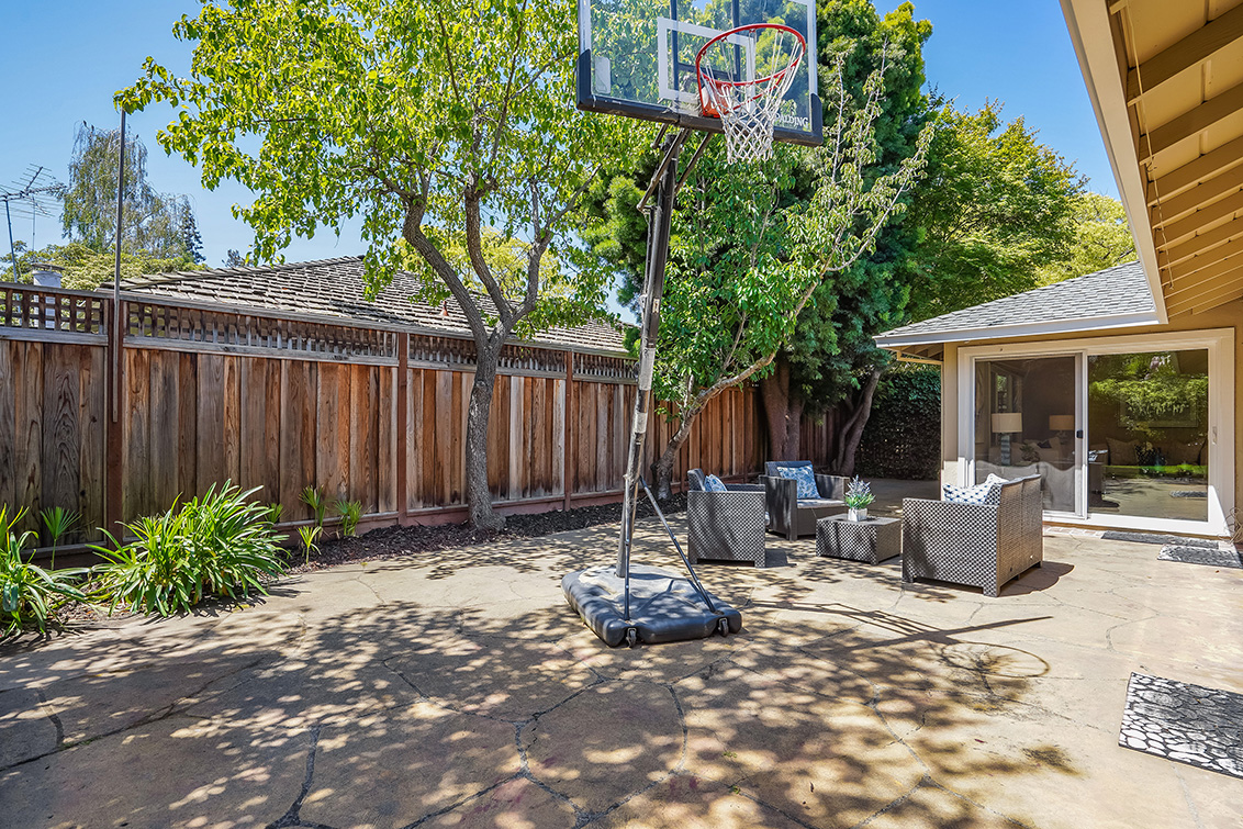 Patio (F) picture - 144 Walter Hays Dr, Palo Alto 94303