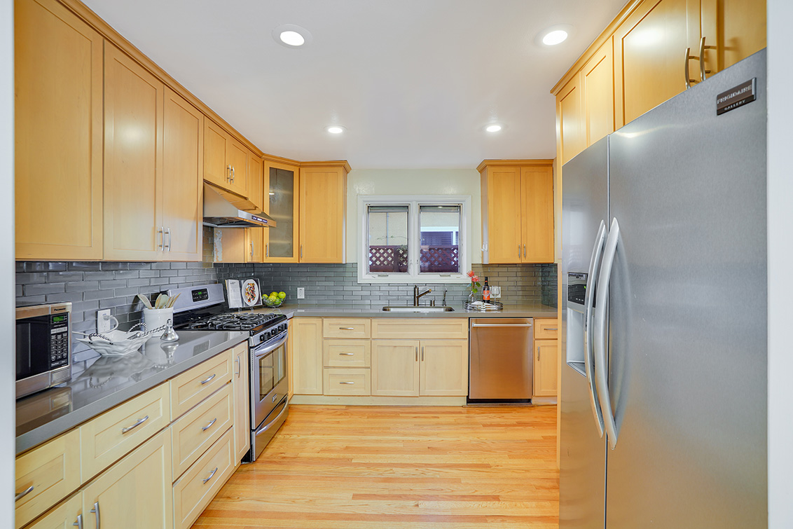 Kitchen - 1014 Windermere Ave, Menlo Park 94025
