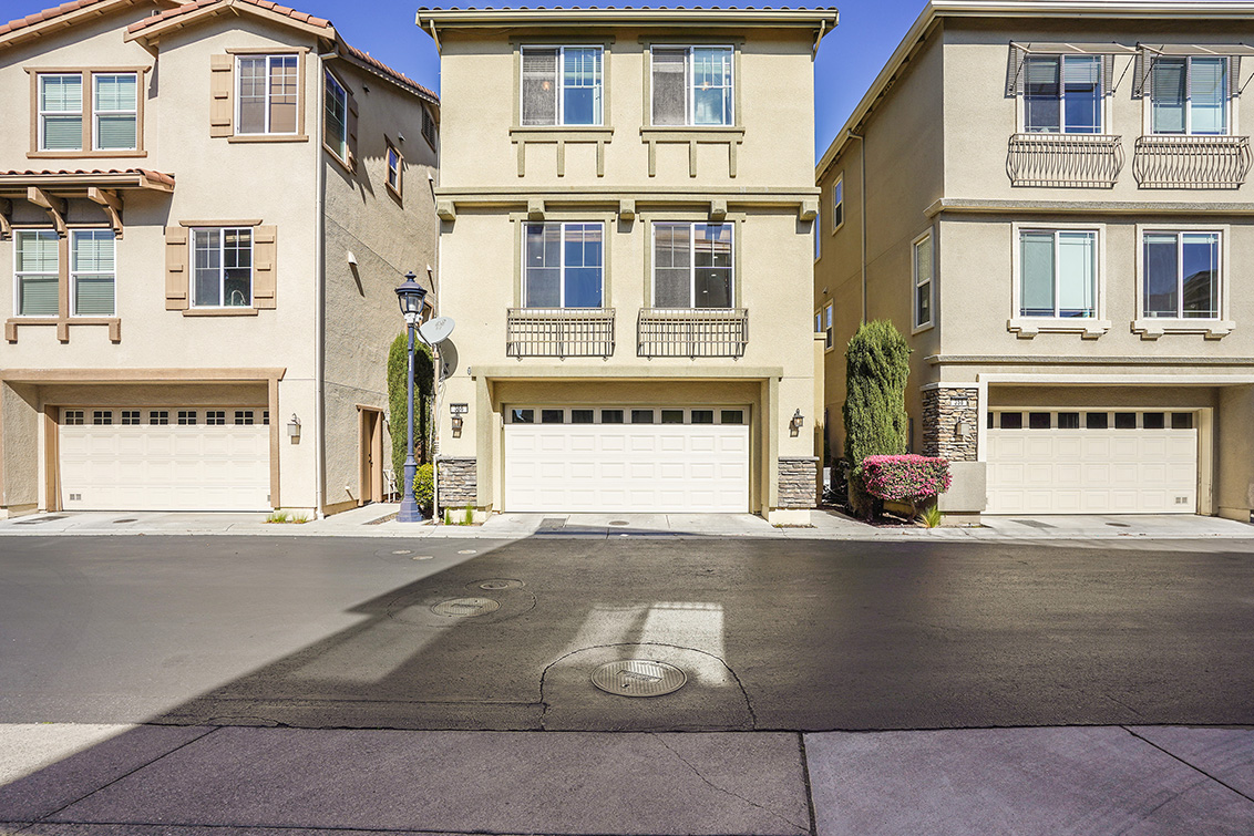 Garage (A) Picture - 366 Alvarez Common, Milpitas 95035 Garage (A) picture - 366 Alvarez Common, Milpitas 95035