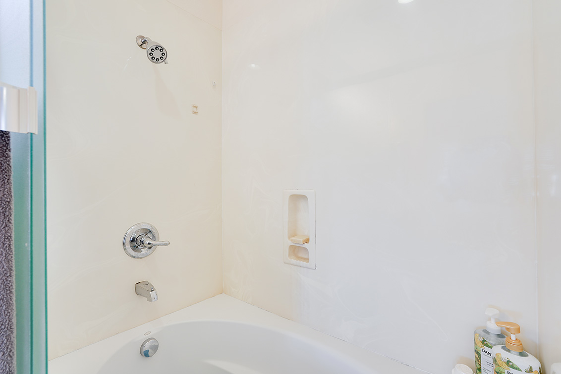 Master Bath (D) Picture - 366 Alvarez Common, Milpitas 95035 Master Bath (D) picture - 366 Alvarez Common, Milpitas 95035