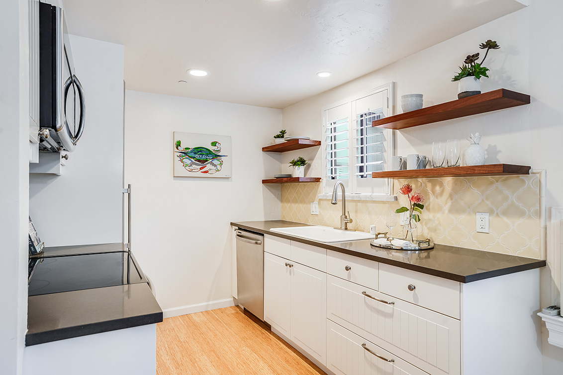 Kitchen - 1070 Mercedes Ave 3, Los Altos 94022